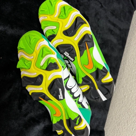 Nike Hustle Youth Baseball Cleats 5Y FZ8656-300 Neon Green Graphic Molded 2024 - Picture 2 of 10